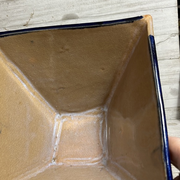 Planter - Picture 2 of 7